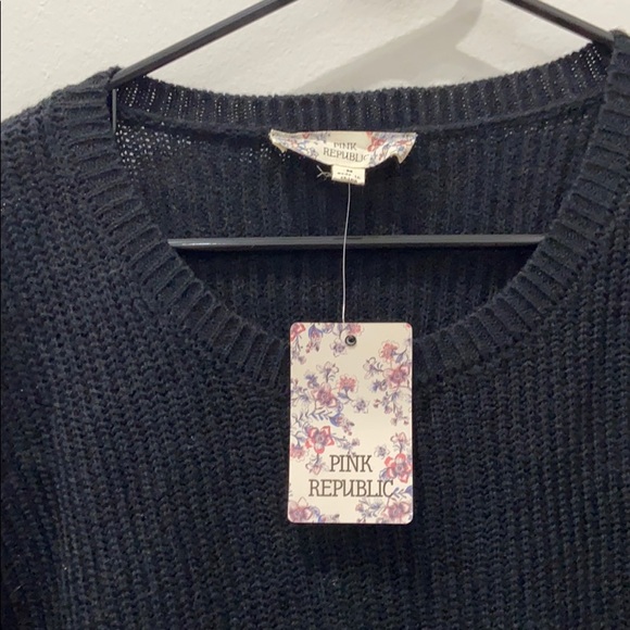 Black sweater with tie front- new - Picture 2 of 3